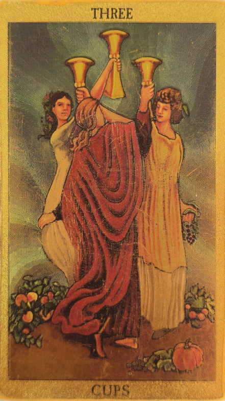 Three of Cups (3 ถ้วย)